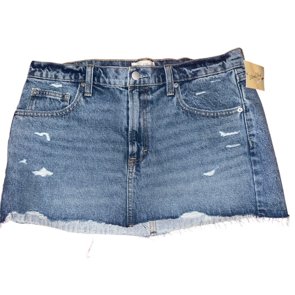 NWT Universal Thread Denim Mini Skirt Womens 12 Medium Wash Distressed Frayed